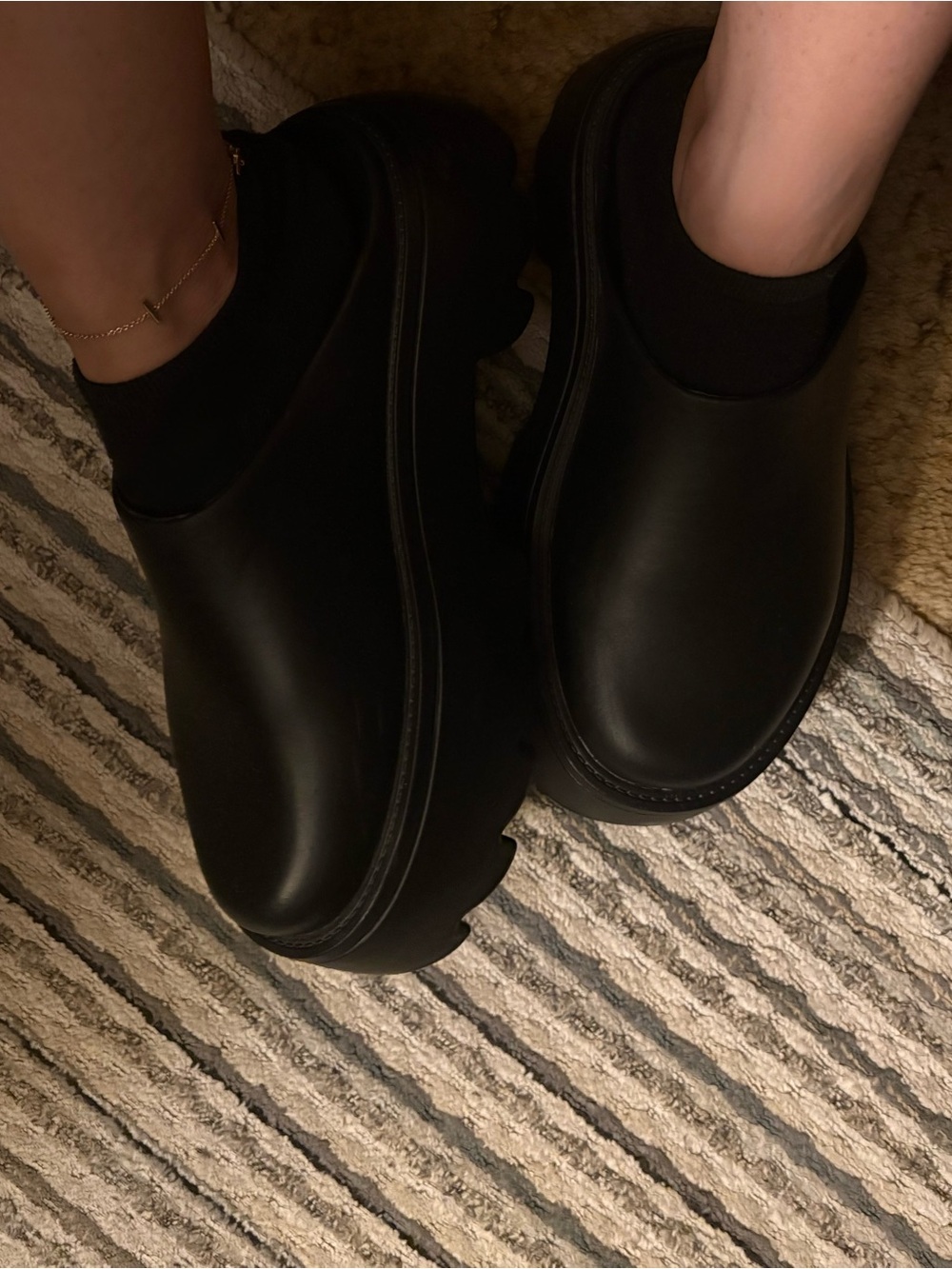 ASOS Chunky Platform Clogs - Picture 3 of 8